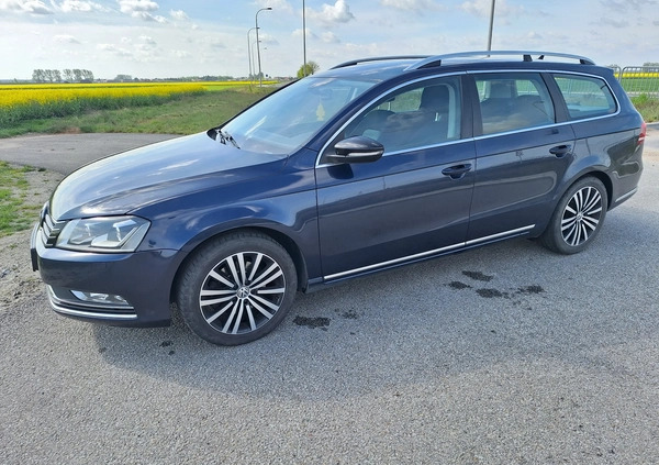 Volkswagen Passat cena 35500 przebieg: 250000, rok produkcji 2014 z Skórcz małe 172